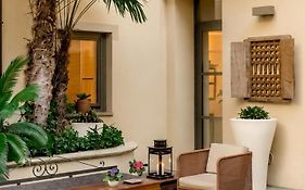 Townhouse 33 Boutique Hotel